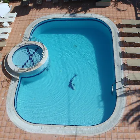 Apartahotel Elarin Studios&apartments